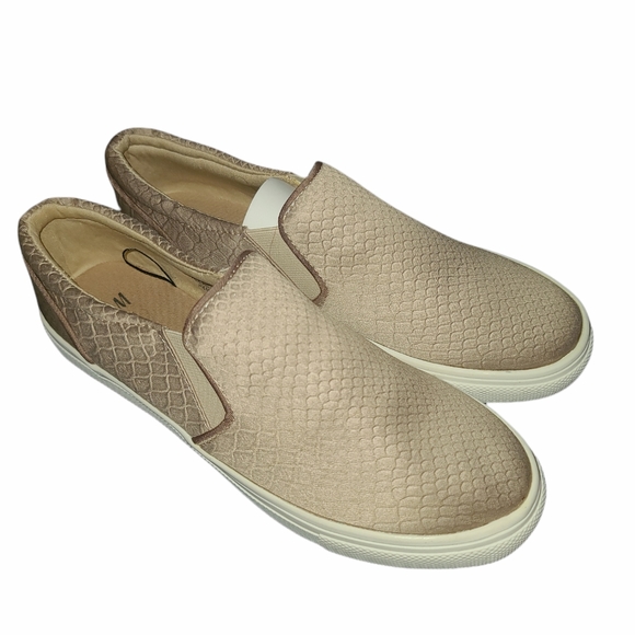 H&M Slip On Sport Shoes NWT - Picture 2 of 5